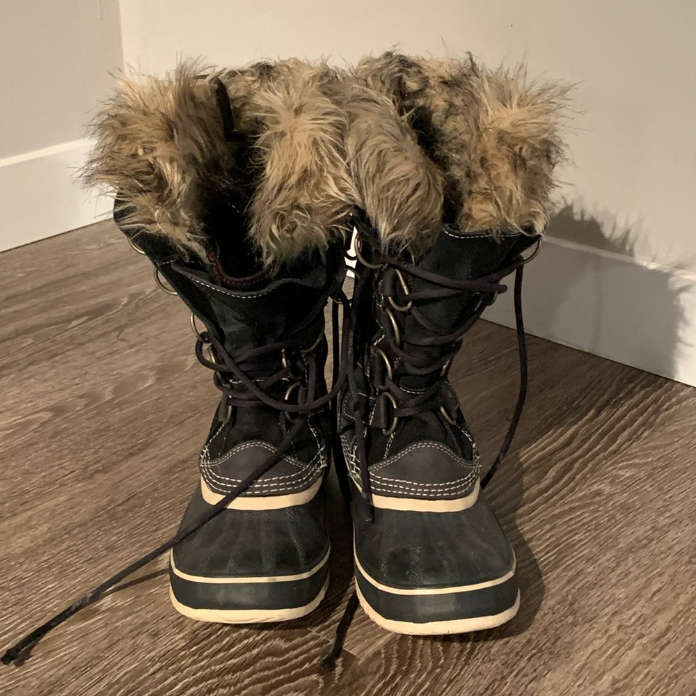 Sorel “Joan of Arctic” winter boots